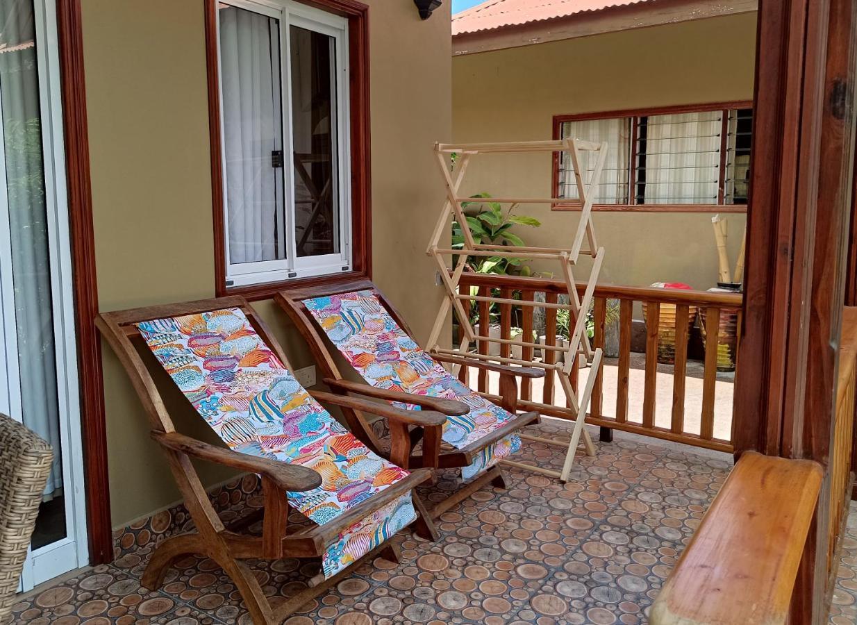 Apartamento Badamier Self-Catering La Digue Exterior foto
